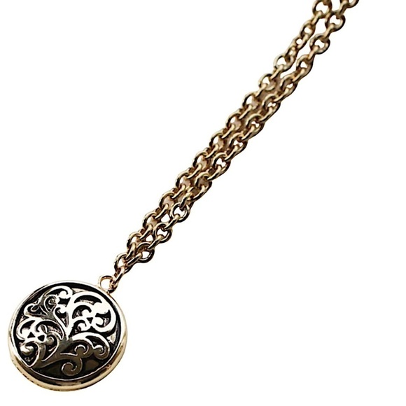 ANNE KLEIN • Vintage Pendant Necklace - Picture 3 of 3